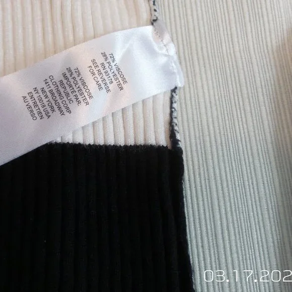 ELIE TAHARI Women's Sweater White w/Black Stripes Size Medium Like NEW - Picture 6 of 9